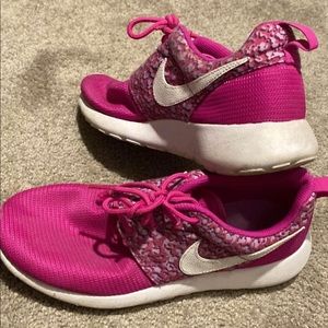 Purple Nike roshes
